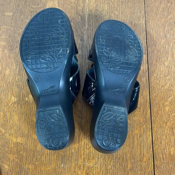 Dansko Dahlia Black Patent Toe Post Thong Sandals Wedge Flower Size 38 - Picture 11 of 11